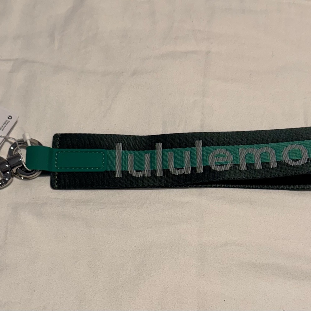 COPY - BNWT Lululemon never lost keychain